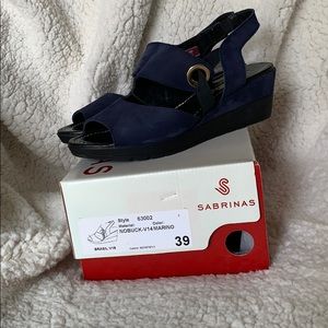 Sabrinas Nobuck Sandal in Marino